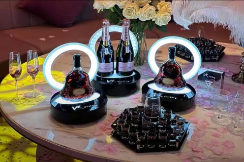 乌鲁木齐ARK酒吧招聘,新疆乌鲁木齐酒吧招聘模特/礼宾员